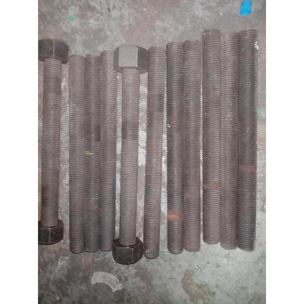 Stud Bolt (Alat Tes) Diameter 28mm, Panjang 33,5mm 