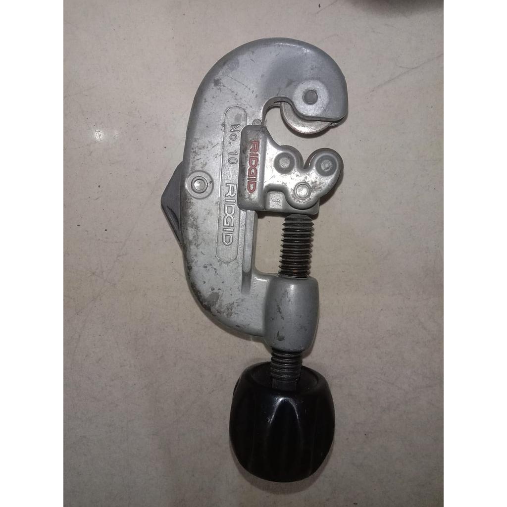 Tubing Cutter No. 10, 1/8 To 1&quot; OD, Brand Fidgid 